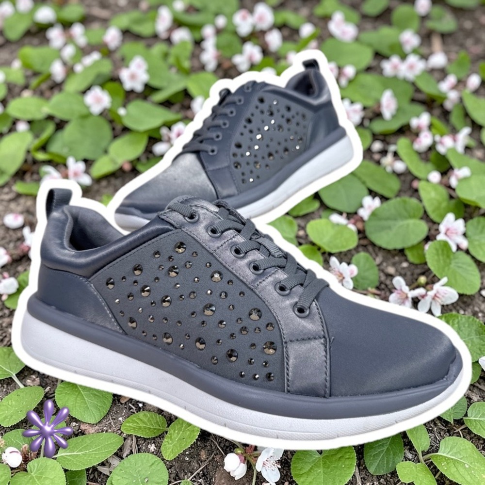 NWOT‎ Clarks Cloudsteppers Ezera Ave Rhinestone Comfort Sneaker | Grey | Women 8